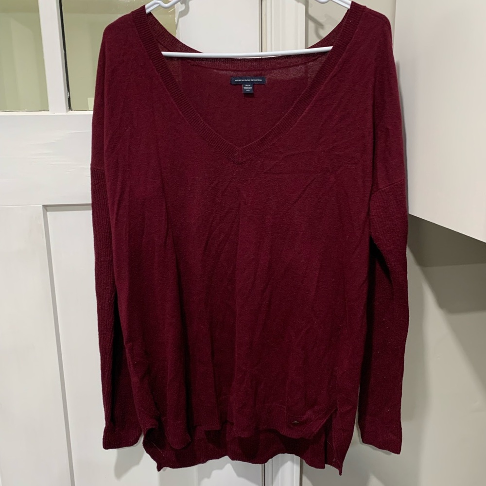 American eagle burgundy v-neck sweater - medium